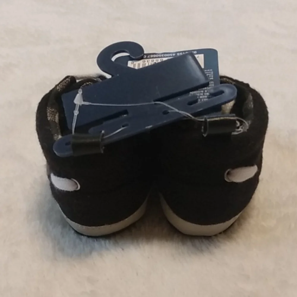 NWT Fila Black & White Crib Shoes 6-9 Months